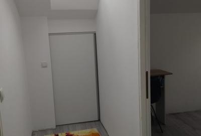 Apartament cu 4 camere semidecomandat, mobilat în Florești - 17