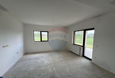 OFERTA!!Vila deosebita de vanzare in Sasar cu teren... OFERTA!!Vila deosebita de vanzare in Sasar cu teren... - 13