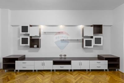 Apartament 3 camere de inchiriat, 2 bai, balcon, Bdul. Revolutiei - 9