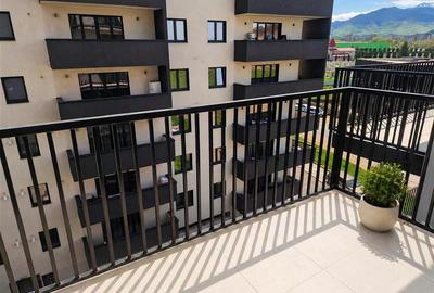 Apartament cu 2 camere semidecomandat, mobilat în Tractorul - 19