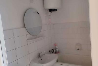 Apartament cu 3 camere semidecomandat în Siret - 1