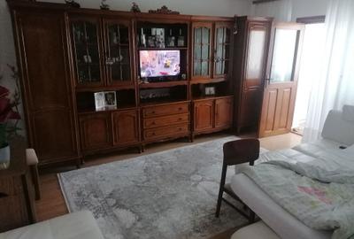 Apartament cu 3 camere decomandat în Central - 2