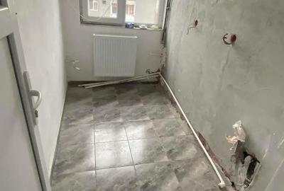 Vand apartament 2 camere, et4, bl N3. Pret 35000 - 7