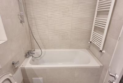 Apartament cu 3 camere decomandat în Tractorul - 4