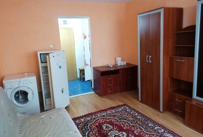 Garsonieră decomandată în Romanești - 2
