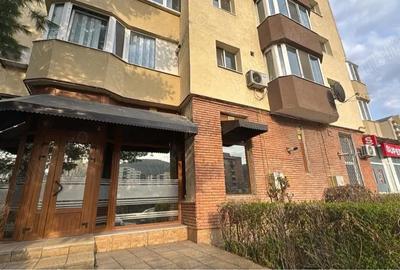 Spațiu comercial, de 85 mp, în Central - 6