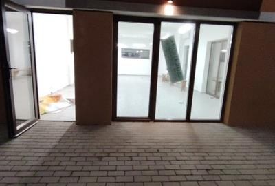 Apartamente + spatiu comercial - 3