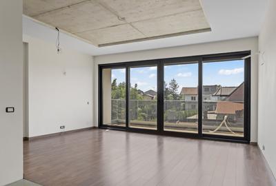 Apartament 6 camere 4 bai 5 balcoane dispus pe 2 nivele