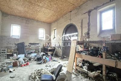 Spațiu comercial, de 819 mp, în Central - 9