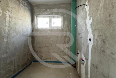 Casă cu 4 camere cu Teren 133 Mp în Florești