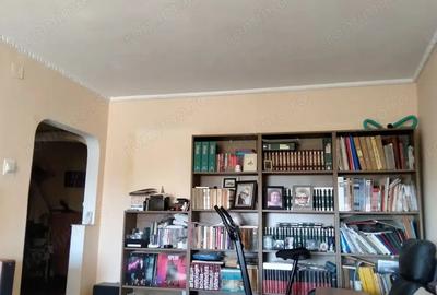 Apartament cu 4 camere decomandat în Central - 3
