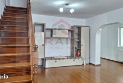 Casă cu 4 camere cu Teren 100 Mp în Central - 3