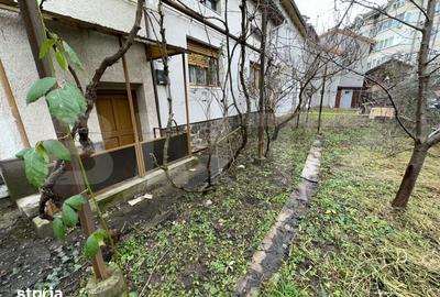 Casă cu 7 camere cu Teren 278 Mp în Central - 2