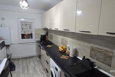 Apartament cu 3 camere decomandat în Central - 4