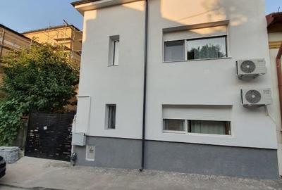 Apartament cu 2 camere semidecomandat, mobilat în Parcul Carol - 11