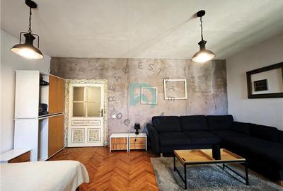 Apartament cu 2 camere decomandat în Centrul Istoric