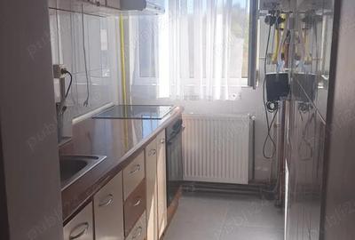 Inchiriez apartament 3 camere - 4