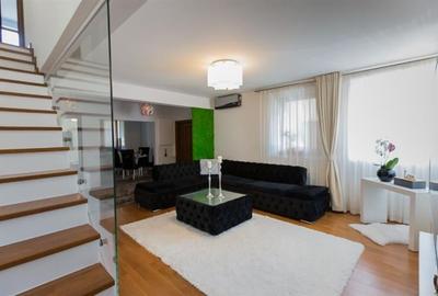 Apartament cu 3 camere semidecomandat, mobilat în Europa