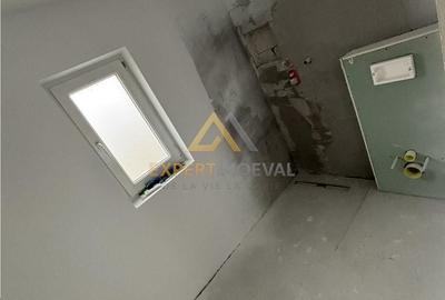 Casă cu Teren 2100 Mp în Central - 1