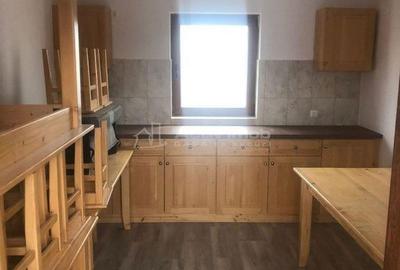 Casă cu 10 camere cu Teren 300 Mp în Cristian - 5