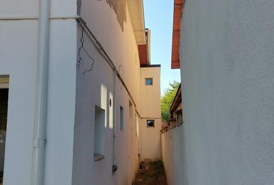 Afumați IF - casă/vilă mare cu teren, cu 8 dormitoare și 7 băi, amplasată pe DN2 - 9