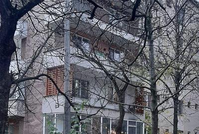 Apartament cu 3 camere semidecomandat în Decebal - 1