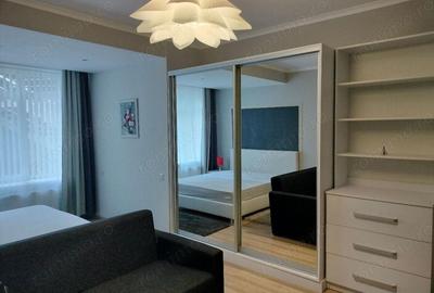 Garsonieră decomandată în Calea București