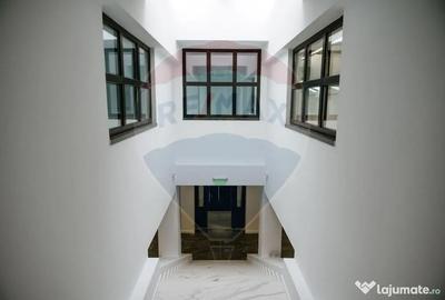 Spațiu comercial, de 2,300 mp, în Central - 13