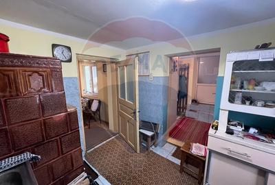 Casă cu 3 camere cu Teren 1768 Mp în Călimănești - 4