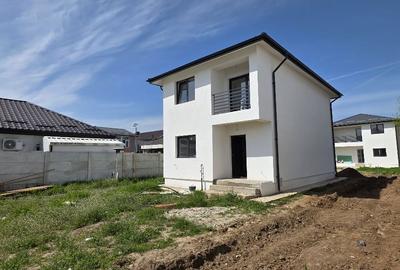 Casă cu 3 camere cu Canalizare în Glina - 14
