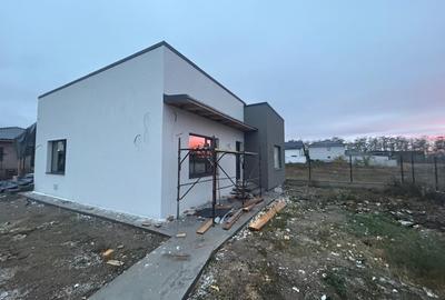 Casa plan parter, la rosu, 380 MP, 110 MP utili, Preajba - 2