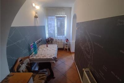 Apartament cu 2 camere decomandat, mobilat în Oravița - 10