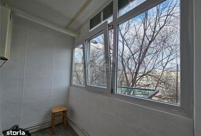 Garsonieră decomandată, mobilată în Nicolina