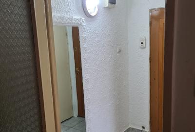 Persoana fizica inchiriez apartament 2 camere str. 22 Decembrie - 7