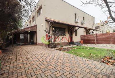 Casă cu Teren 240 Mp în 1 Decembrie