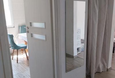 Apartament cu 3 camere semidecomandat în Berceni - 2
