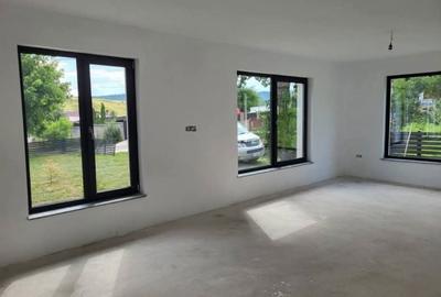 Casă cu 4 camere în Ciprian Porumbescu - 4