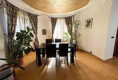 Casă individuală cu 6 camere cu Canalizare în Bd. Laminorului - 3