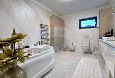 Casă de vânzare 300mp, Șendreni I Galati– liniște și rafinament - 9