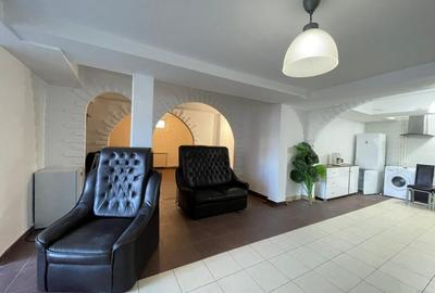 Duplex cu 9 camere cu Canalizare în Central - 11