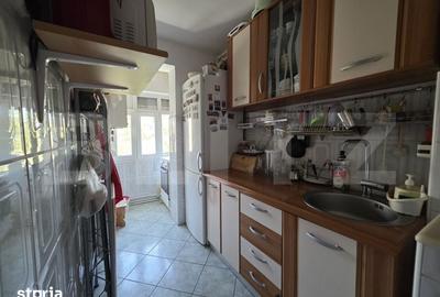 Apartament cu 3 camere semidecomandat în Micro 14 - 2