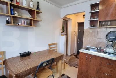 Garsonieră semidecomandată în Micro 14 - 2