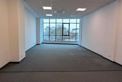 Spațiu comercial, de 70 mp, în Micro 5 - 2