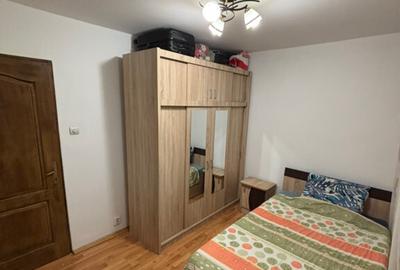 Vand apartament cu 3 camere Strada Amaradia - 4