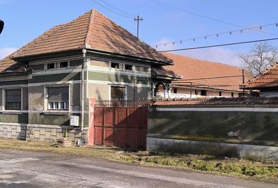Casă cu 4 camere în Făgăraș