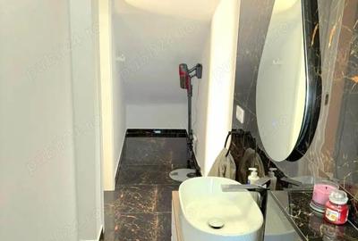 Casă cu 5 camere cu Teren 220 Mp în Central - 1