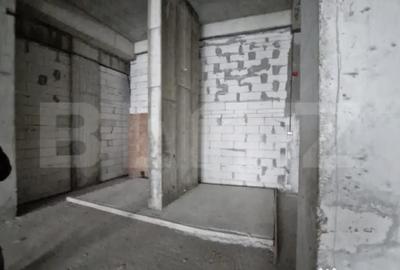 Spațiu comercial, de 400 mp, în Central