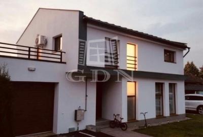 Casă cu 4 camere în Central - 1