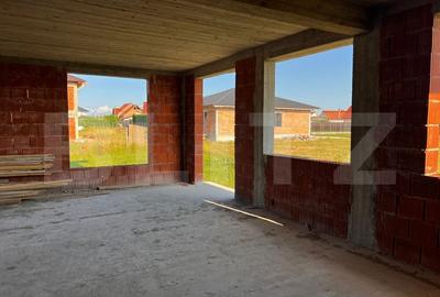 CASA DE VANZARE LA ROSU IN CIHEI, STRADA INCHISA,ZONA LINISTITA - 13