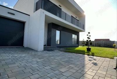 Casă cu 6 camere în Central